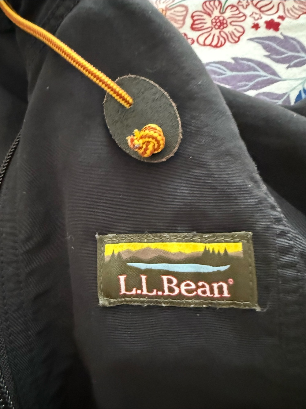 L.L.Bean Black Women's Nylon Shell Jacket - Picture 3 of 3